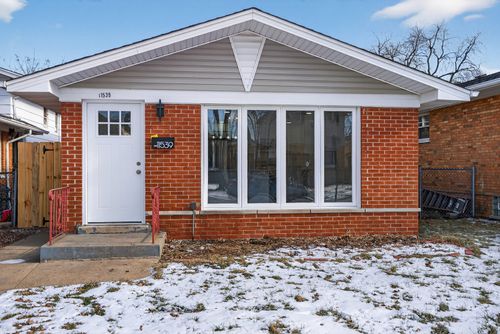 11539 S Carpenter St, CHICAGO, IL, 60643-5242 | Card Image