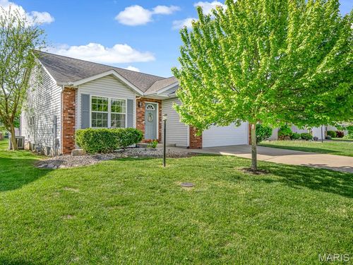 4 Jason Dr, Glen Carbon, IL, 62034-3051 | Card Image