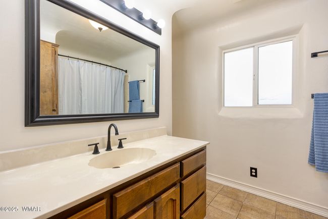 Bathroom | Image 19