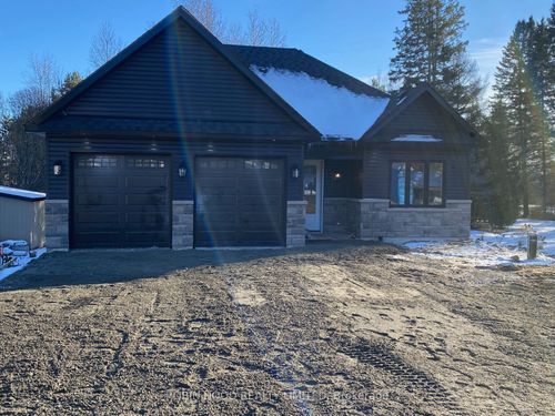 41 Queen St, Sundridge, ON, P0A1Z0 | Card Image