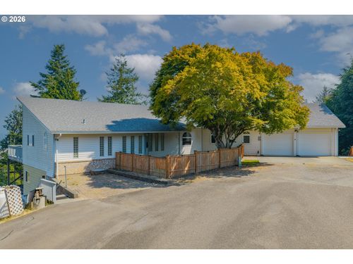 770 18th Ave, Coos Bay, OR, 97420-7426 | Card Image