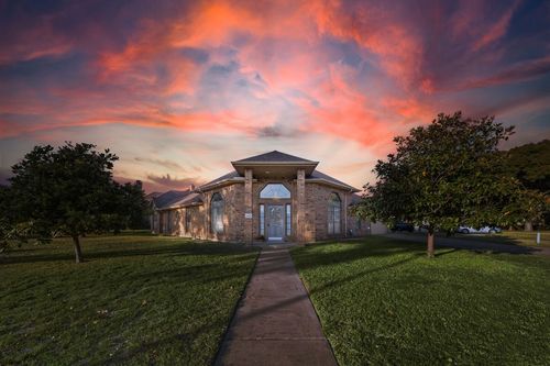 943 Fairway Dr, Duncanville, TX, 75137-4613 | Card Image