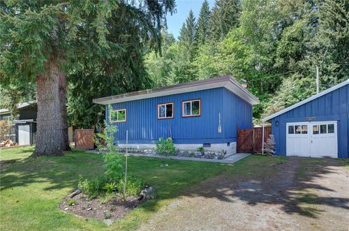 6816 First St, Honeymoon Bay, BC, V0R1Y0 | Card Image