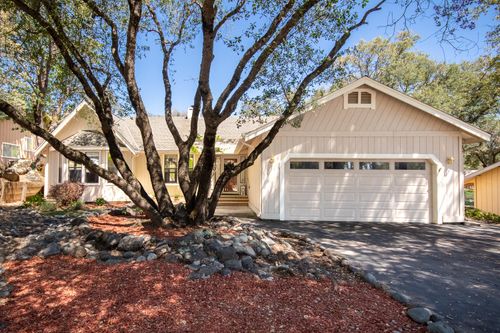 18018 Hummingbird Dr, Penn Valley, CA, 95946-9697 | Card Image