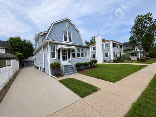 506 Barrett St, Elgin, IL, 60120-6752 | Card Image