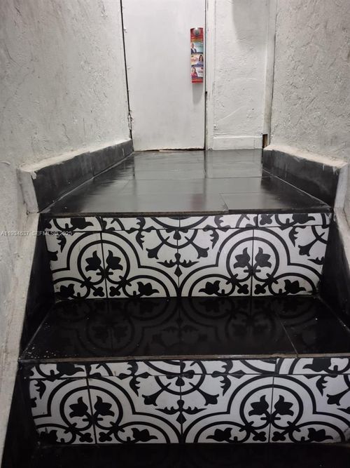 apt-4-66 W 13th St, Hialeah, FL, 33010-3935 | Card Image