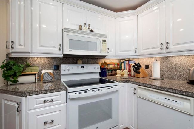 UNIT-152 - 5440 Baltimore Dr, Condo with 2 bedrooms, 1 bathrooms and 2 parking in La Mesa CA | Image 11