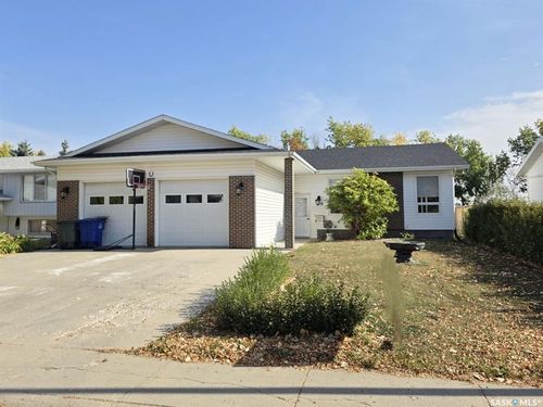 908 Marriott Close, Rosetown, SK, S0L2V0 | Card Image