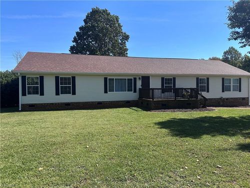 131 Glenwood Rd, Mocksville, NC, 27028-5384 | Card Image