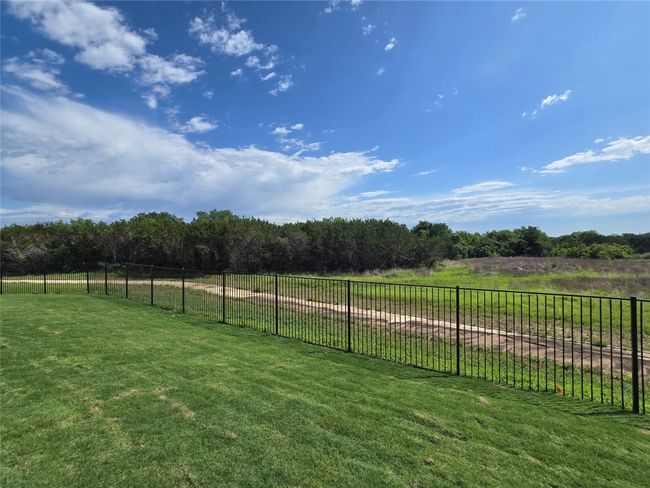 View of yard with a view of rural / pastoral area | Image 4