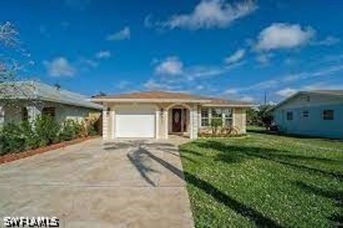 637 95th Ave N, NAPLES, FL, 34108-2454 | Card Image