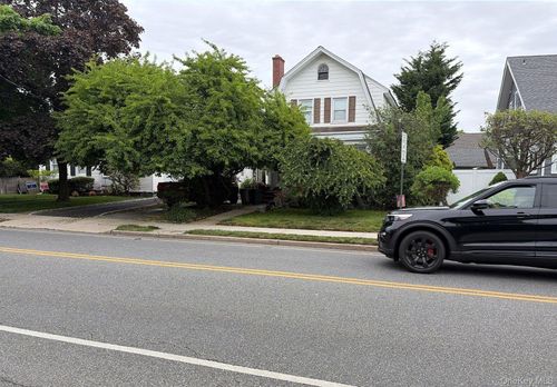 259 Lincoln Avenue, Hempstead, NY, 11570 | Card Image