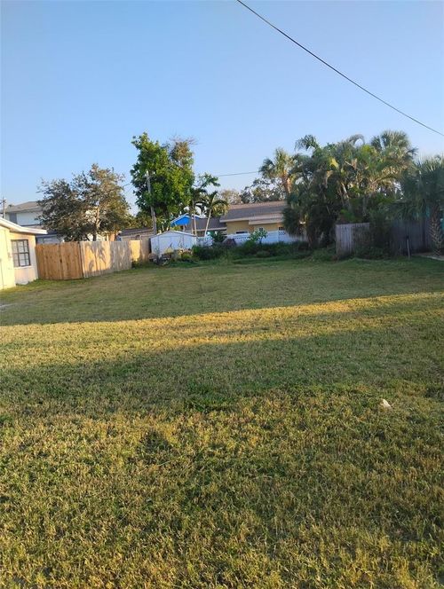 121 13th Ave, Indian Rocks Beach, FL, 33785-3729 | Card Image