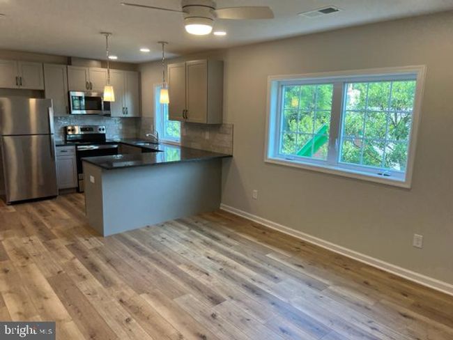 UNIT-4 - 215 E Linden St, Condo with 2 bedrooms, 1 bathrooms and null parking in KENNETT SQUARE PA | Image 11