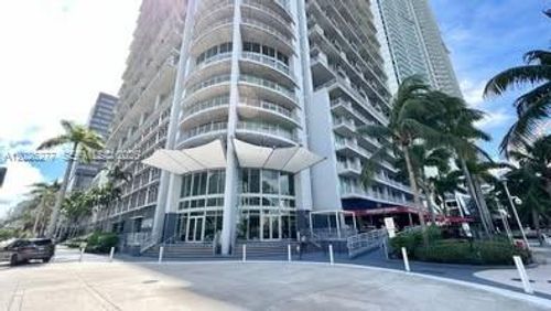 1908-690 Sw 1st Ct, MIAMI, FL, 33130-2991 | Card Image