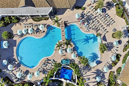 9328 Fieldstone Ln, NAPLES, FL, 34120-5250 | Card Image