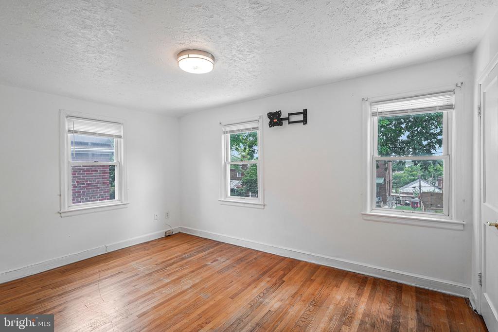 Residential in WASHINGTON 4