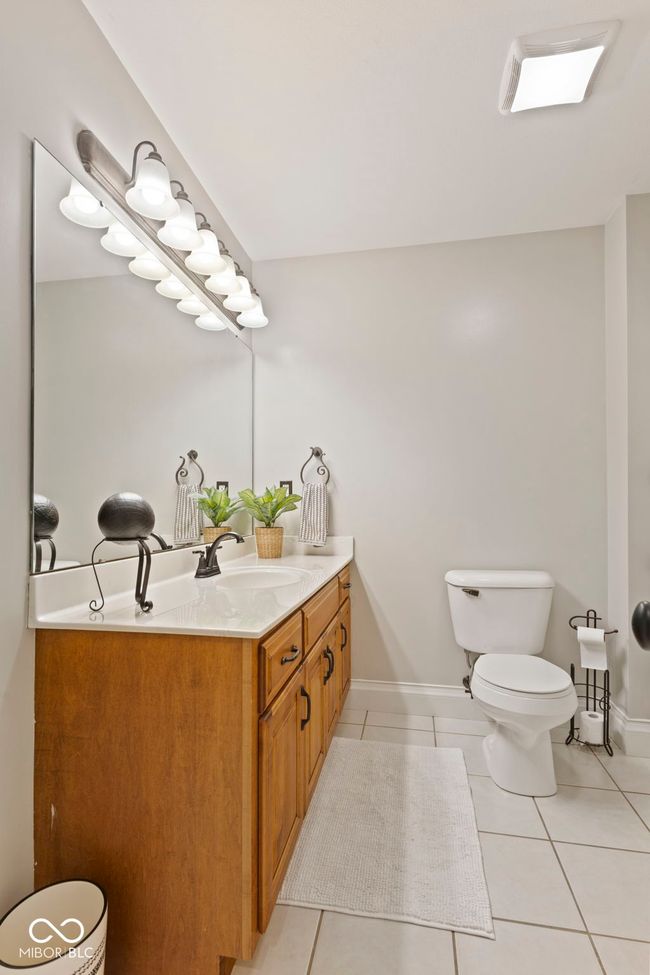 1675 Devonshire Dr, House other with 5 bedrooms, 5 bathrooms and null parking in Seymour IN | Image 65