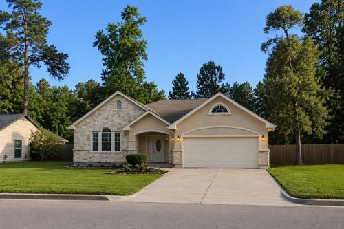 1840 Green Briar Dr, Huntsville, TX, 77340 | Card Image