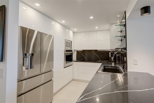 APT-404 - 1 Las Olas Cir, Condo with 2 bedrooms, 2 bathrooms and null parking in Fort Lauderdale FL | Image 15