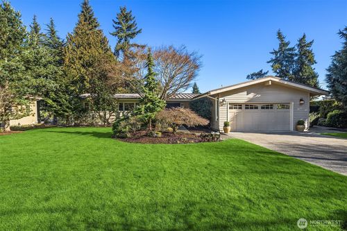 2414 79th Ave Ne, Medina, WA, 98039-1517 | Card Image