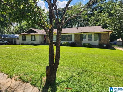 6827 Sunny Dell Dr, Bessemer, AL, 35023-5575 | Card Image