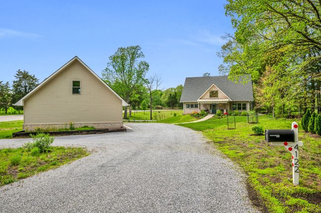 4122 Highway 49 W, House other with 5 bedrooms, 4 bathrooms and 2 parking in Vanleer TN | Image 5