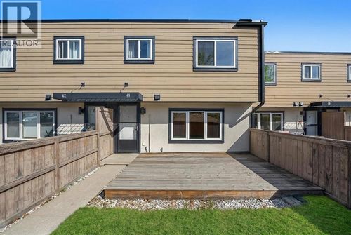 3809 45 St Sw, Calgary, AB, T3E3H4 | Card Image