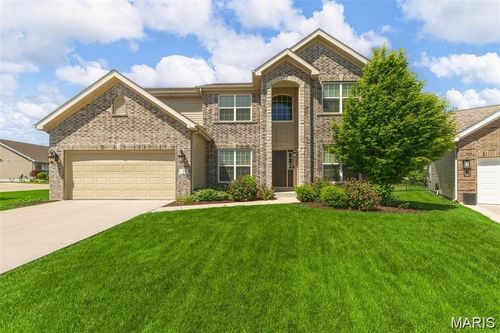 2 Autumn Bluffs Ct, Fenton, MO, 63026-5563 | Card Image