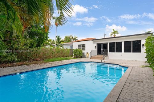 8943 Hawthorne Ave, Surfside, FL, 33154-3331 | Card Image