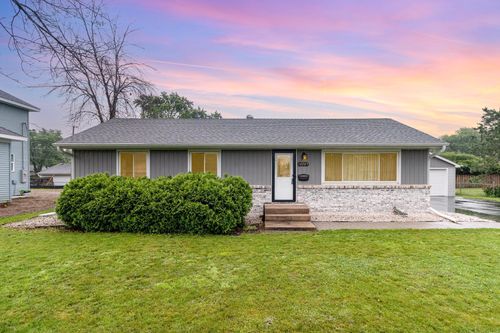 10209 Clinton Ave S, Bloomington, MN, 55420-5335 | Card Image