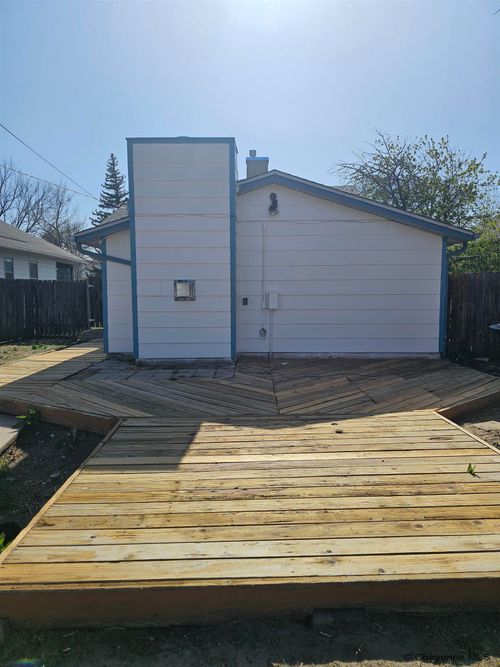 2813 Bent Ave, Cheyenne, WY, 82001-2740 | Card Image