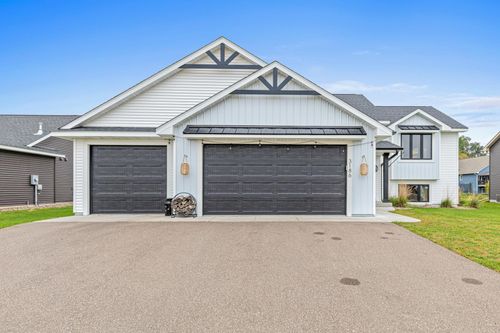 3186 Kingston St, River Falls, WI, 54022-5797 | Card Image