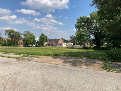 1528 Benton St, Saint Louis, MO, 63106-2901 | Card Image