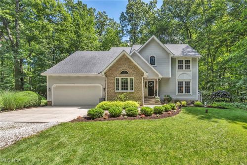 949 S Medina Line Rd, Wadsworth, OH, 44281-9602 | Card Image