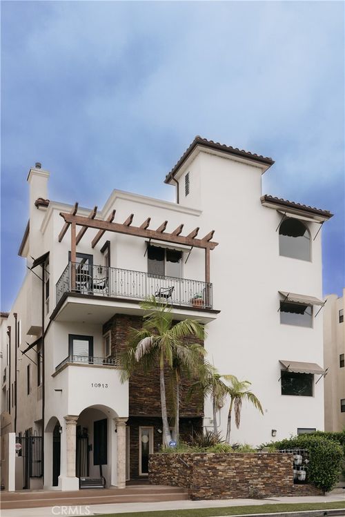 unit-306-10913 Whipple St, Toluca Lake, CA, 91602-4309 | Card Image