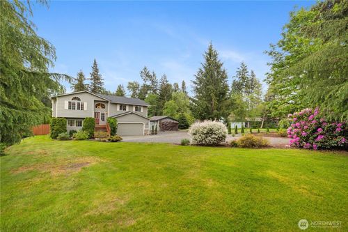 3327 139th Ave Ne, Lake Stevens, WA, 98258-8661 | Card Image