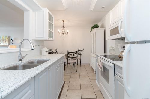 111-2050 White Birch Rd, Sidney, BC, V8L2R1 | Card Image