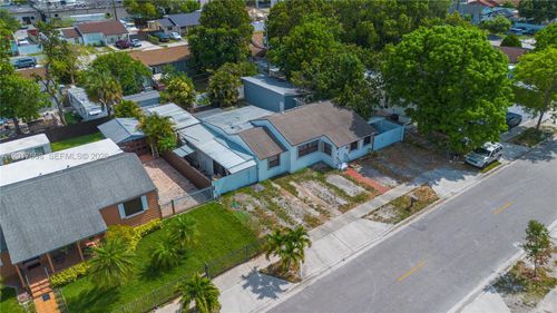 661 E 7th St, Hialeah, FL, 33010-4531 | Card Image