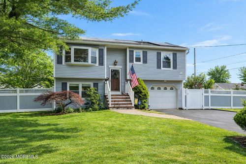42 York Ave, Port Monmouth, NJ, 07758-1234 | Card Image