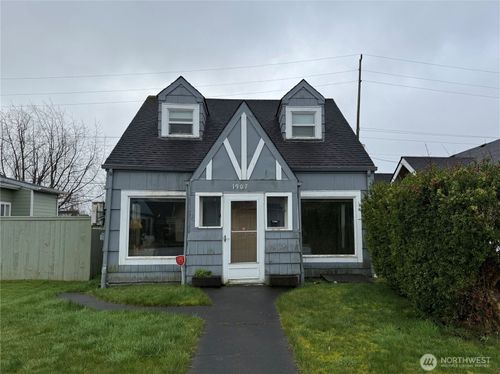 1907 Simpson Ave, Aberdeen, WA, 98520-3602 | Card Image
