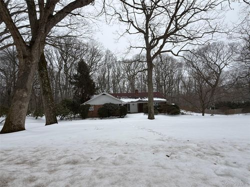 15 Springwood Path, Syosset, NY, 11791-1304 | Card Image