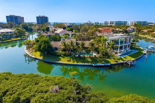 560 Harbor Cove Cir, LONGBOAT KEY, FL, 34228-3544 | Card Image