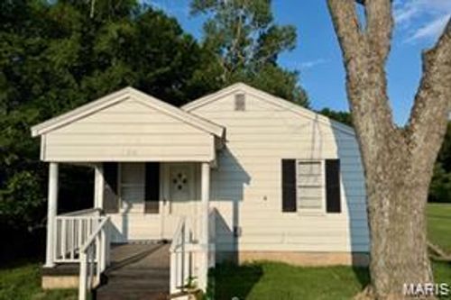 114 Reuben St, Sikeston, MO, 63801-3757 | Card Image