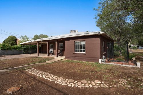 424 S Third Street, Belen, NM, 87002 | Card Image