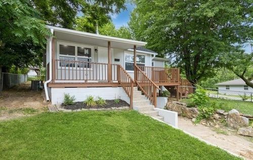 10918 E 15th St S, Independence, MO, 64052-3702 | Card Image