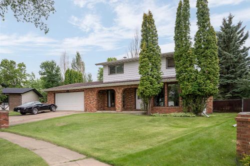 3810 64 St, Camrose, AB, T4V2Z2 | Card Image