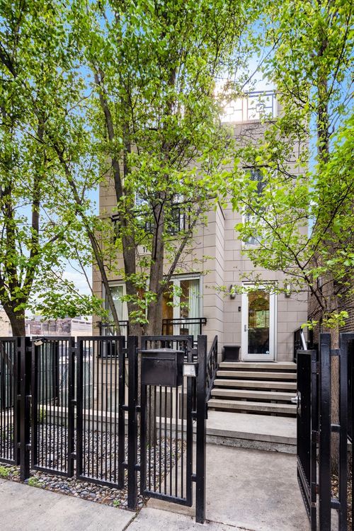 1740 Wolcott Ave, Chicago, IL, 60622-1349 | Card Image