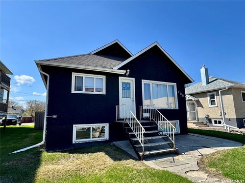 209 8th St E, Prince Albert, SK, S6V0V9 | Card Image