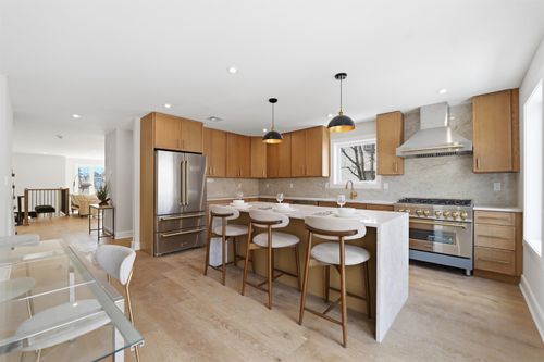 a-140A Weigands Ln, Secaucus, NJ, 07094-2177 | Card Image